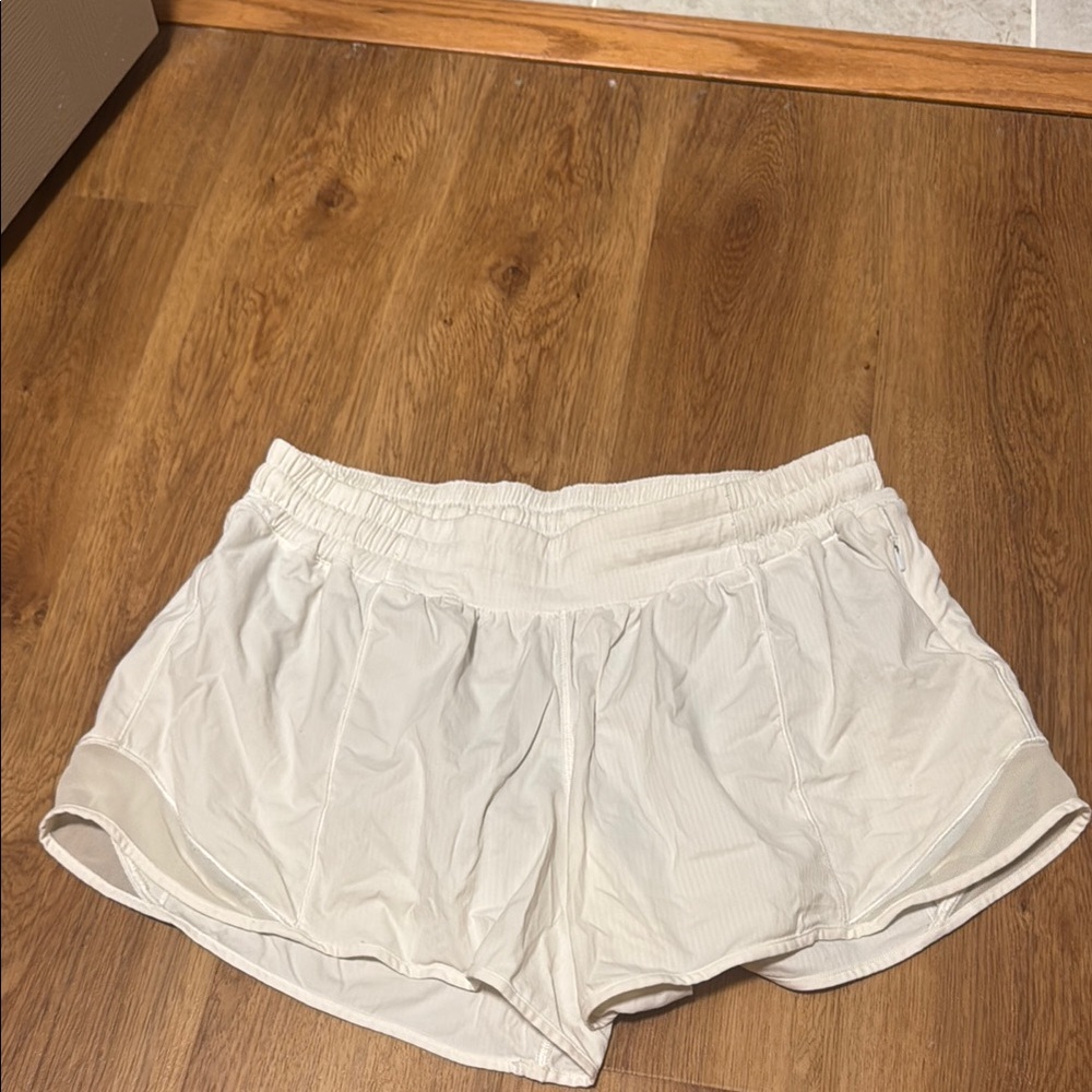 Lululemon Hotty Hot Women's White Shorts